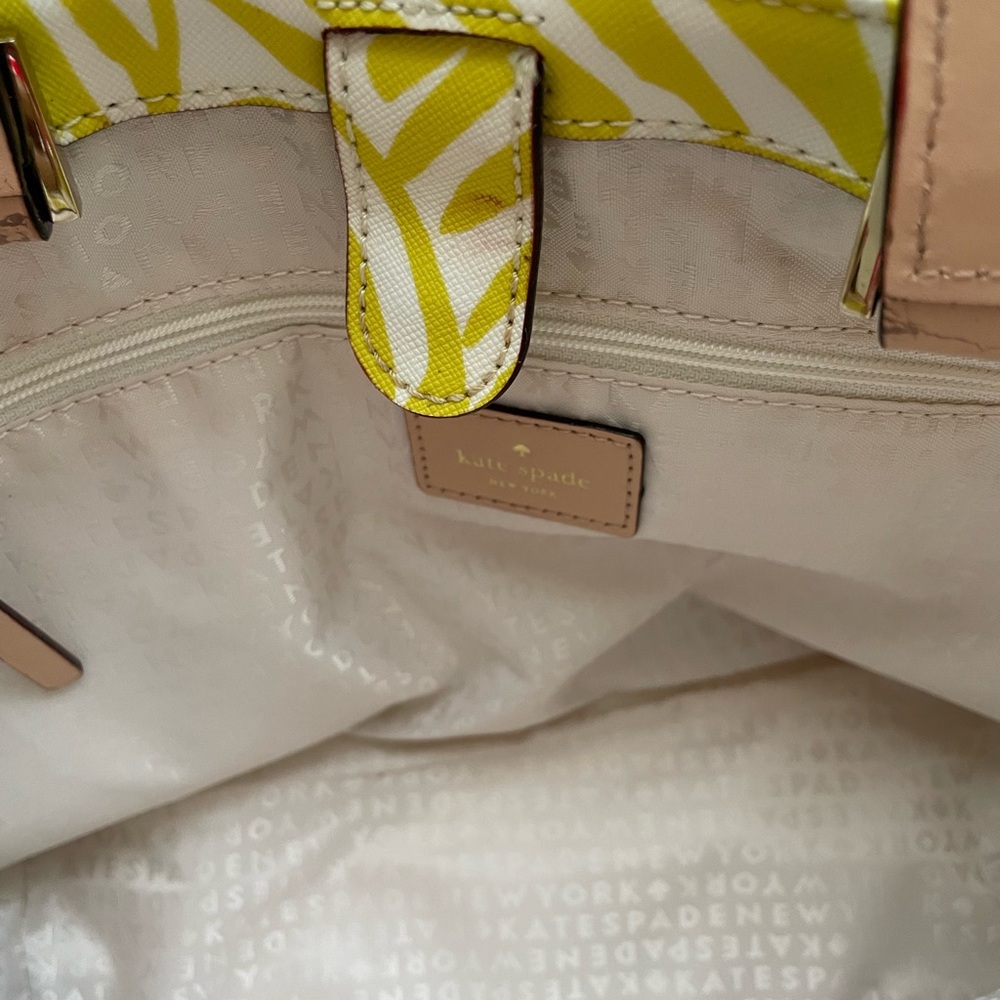 Stylish Yellow Patterned Handbag - image 6